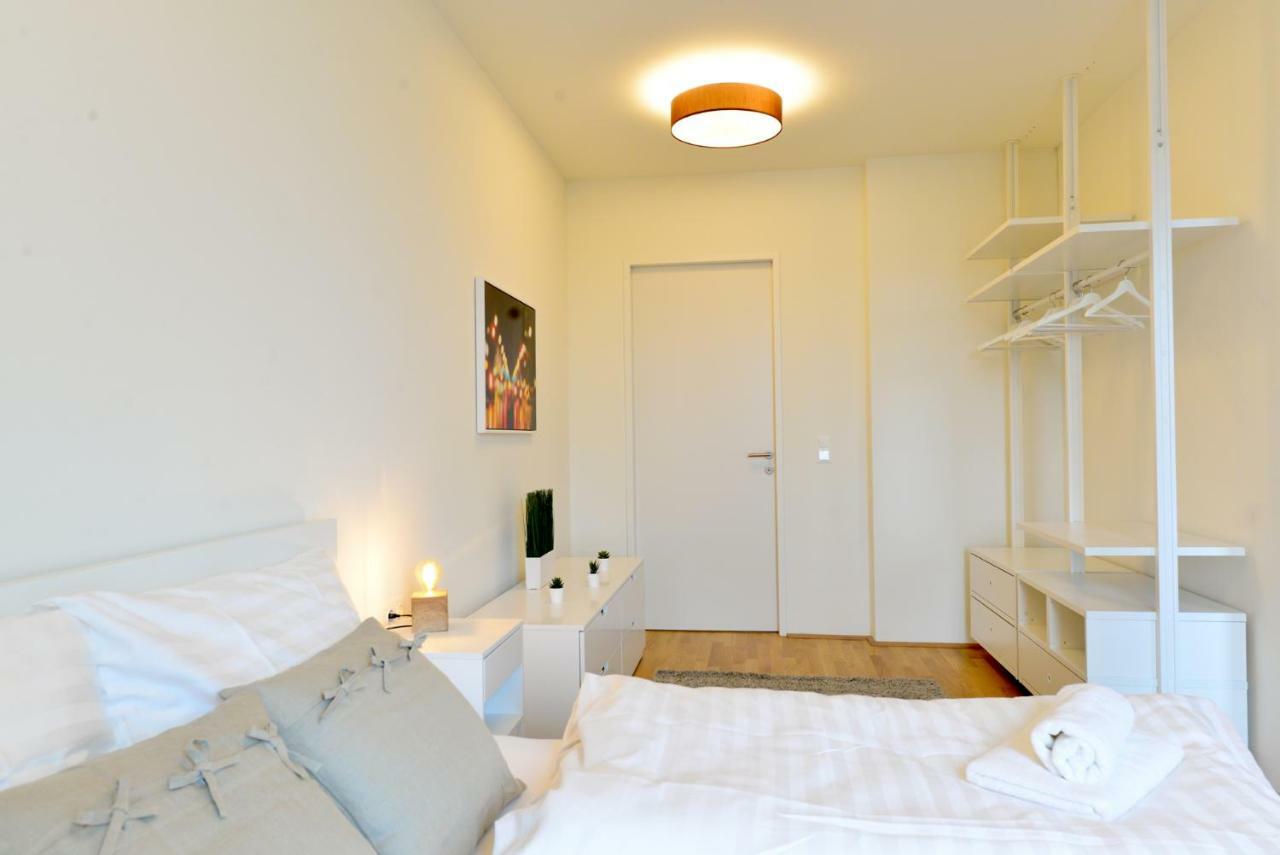 Self-Check-In With View & Free Parking Leilighet Wien Eksteriør bilde